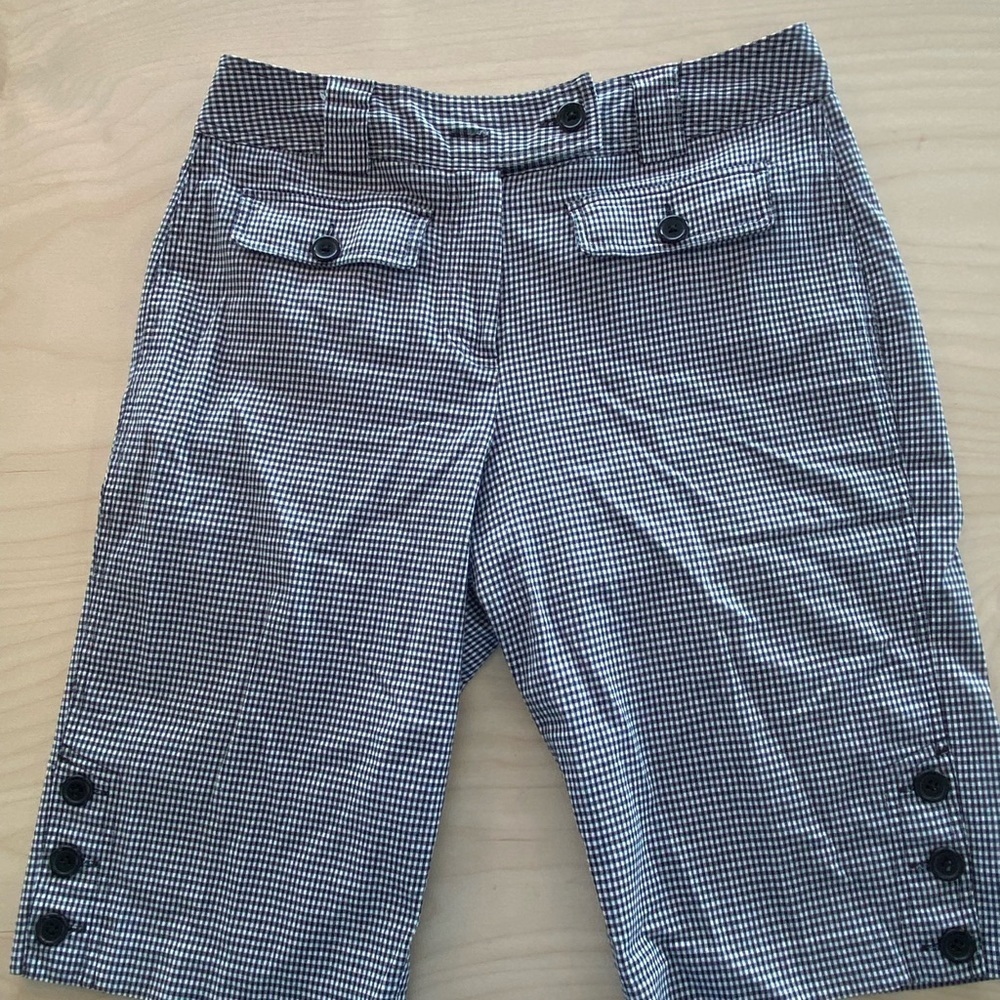 Larry Levine Stretch Bermuda Shorts size 6 (FO)